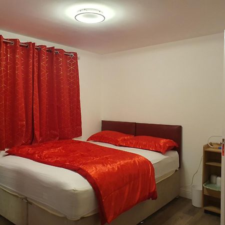 Amh Hotel - Greenford Station Northolt  외부 사진