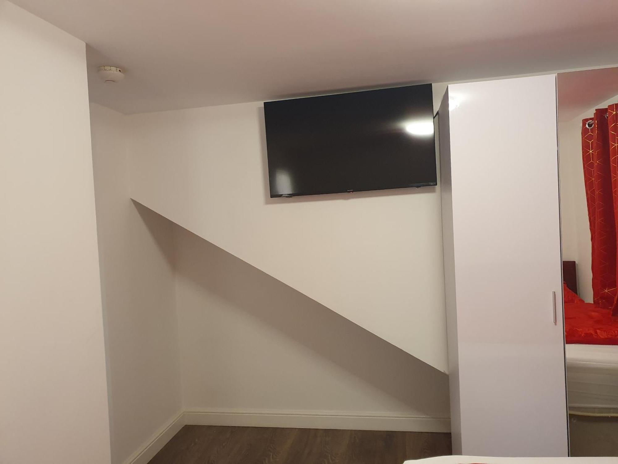 Amh Hotel - Greenford Station Northolt  외부 사진